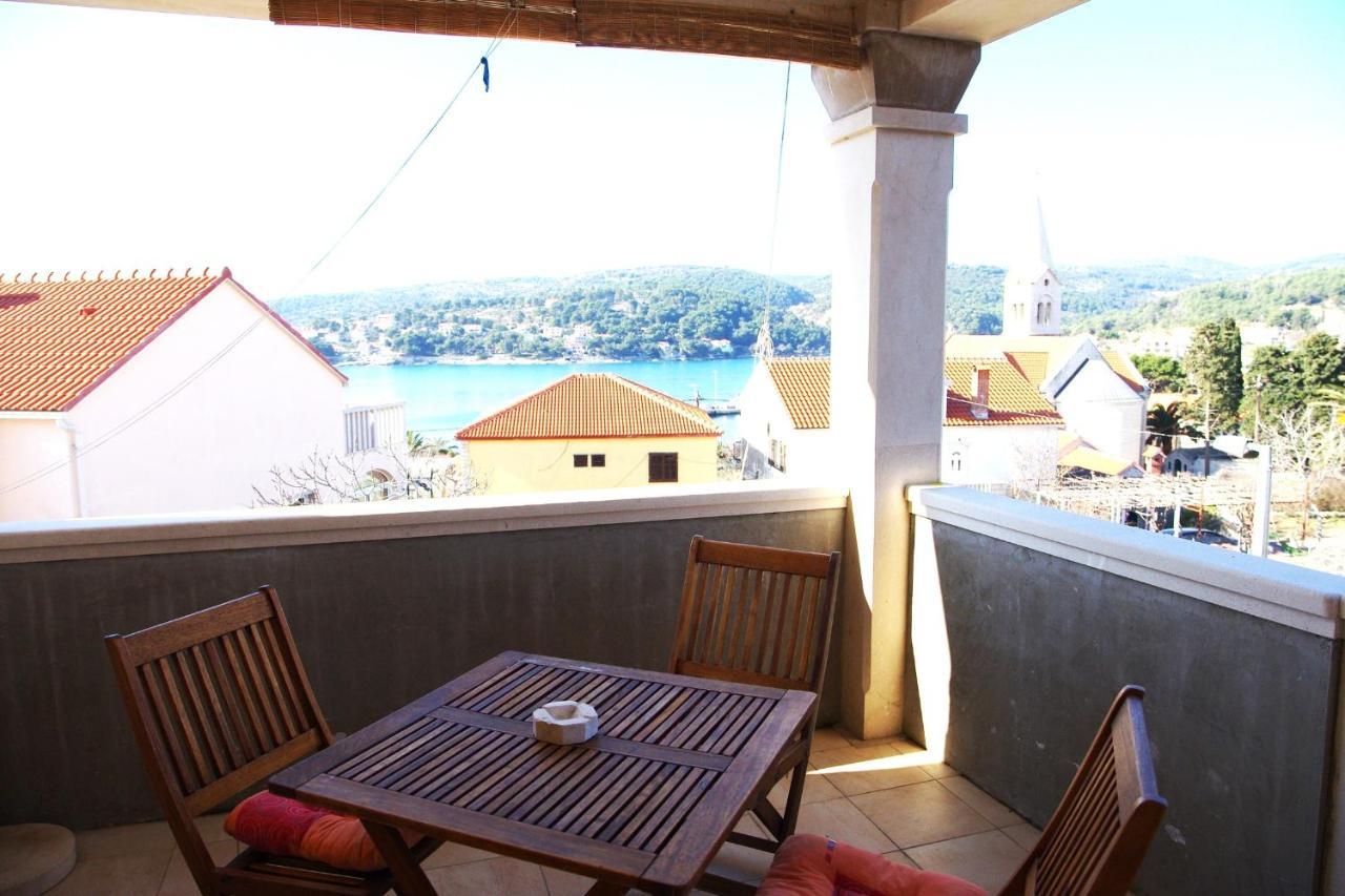 Apartments With A Parking Space Sumartin, Brac - 11387 Exterior foto