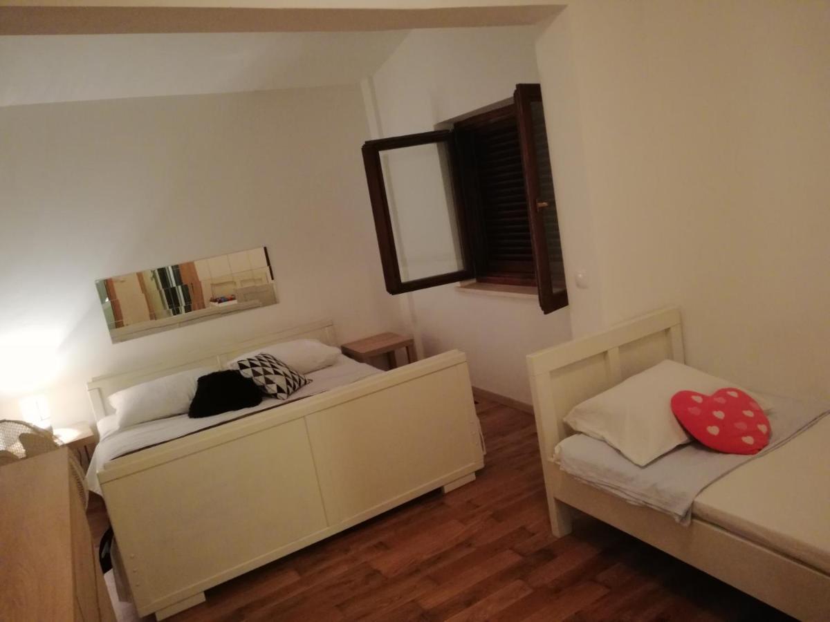 Apartments With A Parking Space Sumartin, Brac - 11387 Exterior foto
